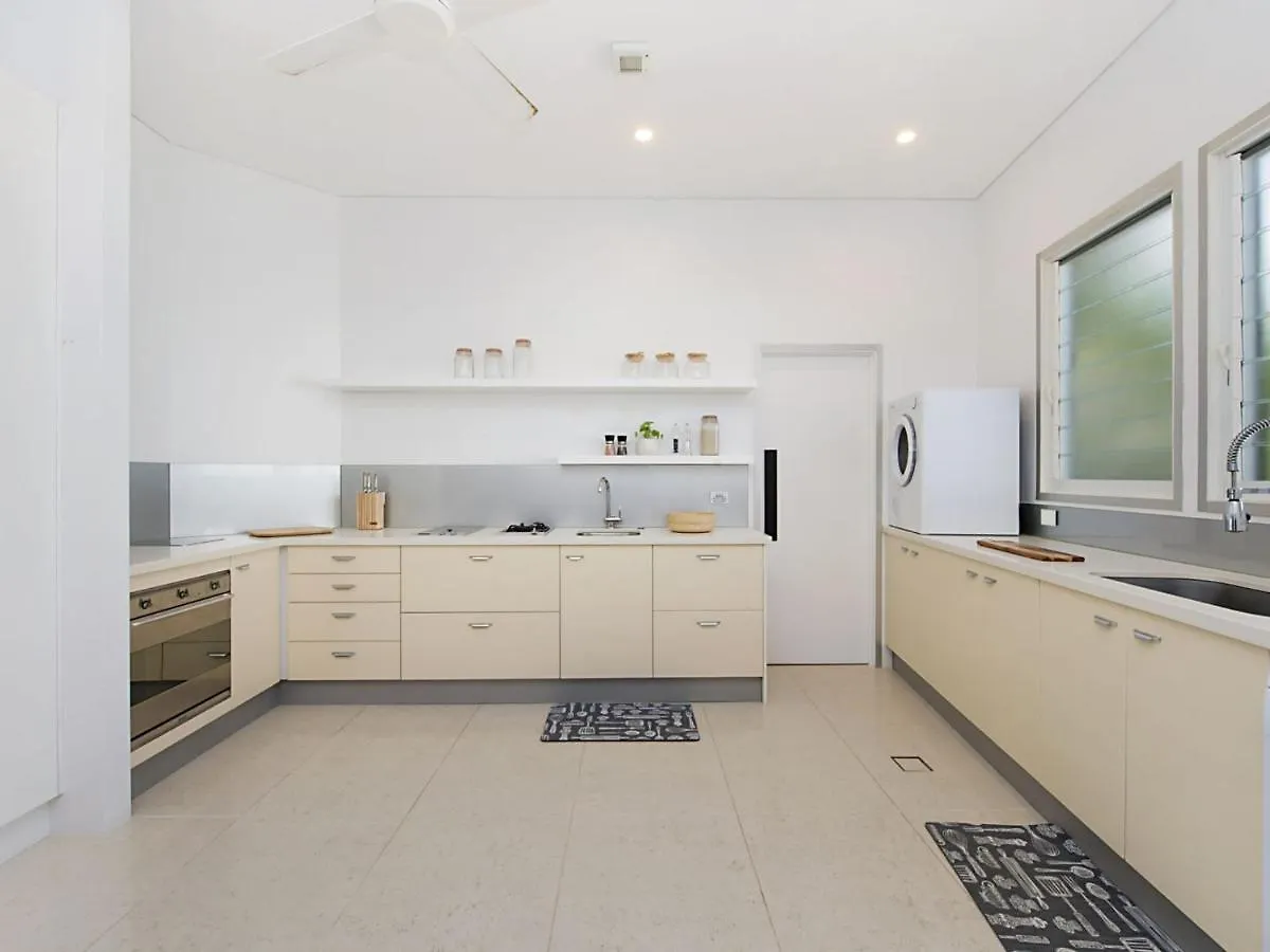 Beachfront Abode Голд-Кост 0*,  Австралия