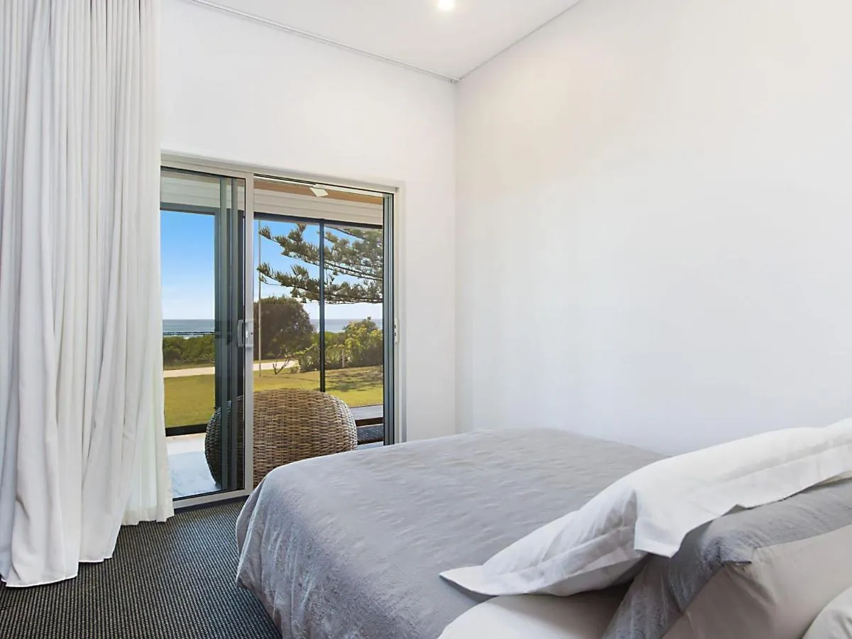 Beachfront Abode Gold Coast Prázdninový dům